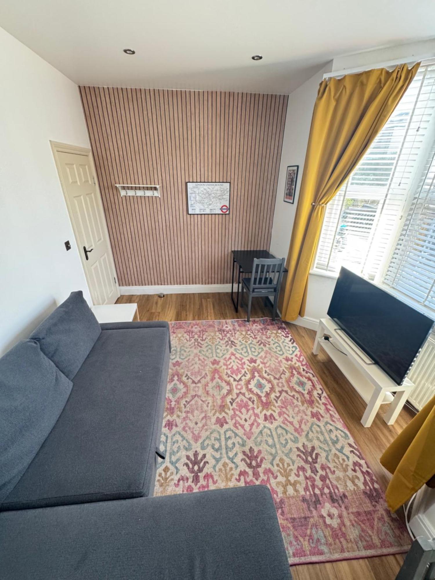 Sunny Daire Londra Dış mekan fotoğraf
